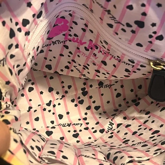 Betsey Johnson NWOT Black and White with Heart Sunglasses crossbody bag - Picture 4 of 12